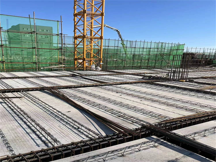 2023年混凝土楼承板价格走势分析 原材料、施工与性能影响因素及建筑节能材料的销售安装前景