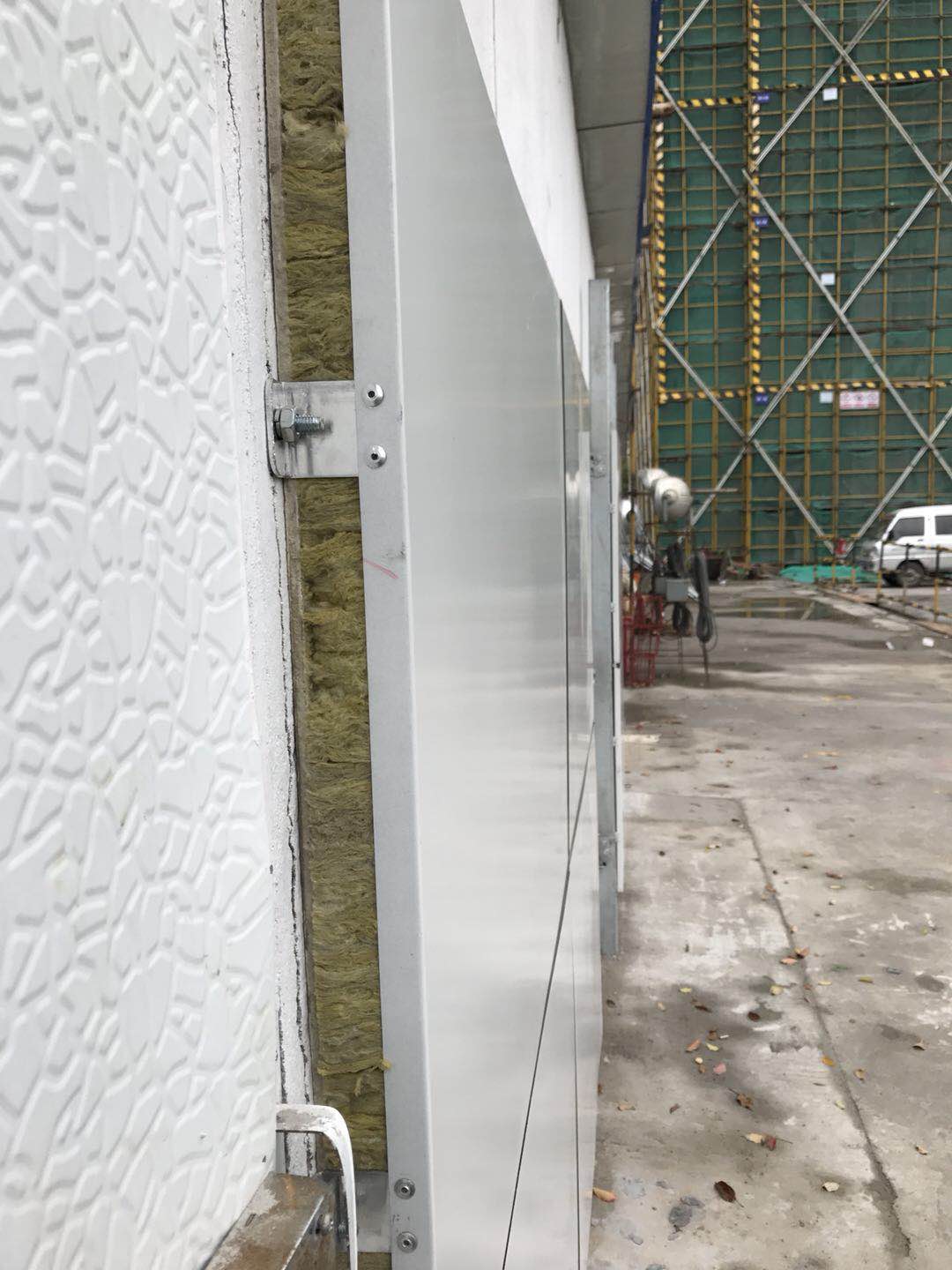 绿色环保 铝单板保温一体板——打造舒适节能的建筑材料